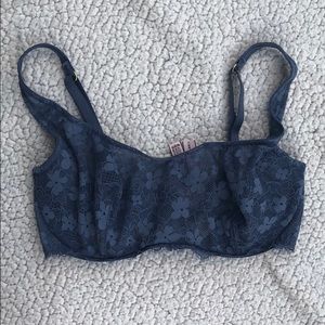 Like new 32DD Victoria’s Secret Bra